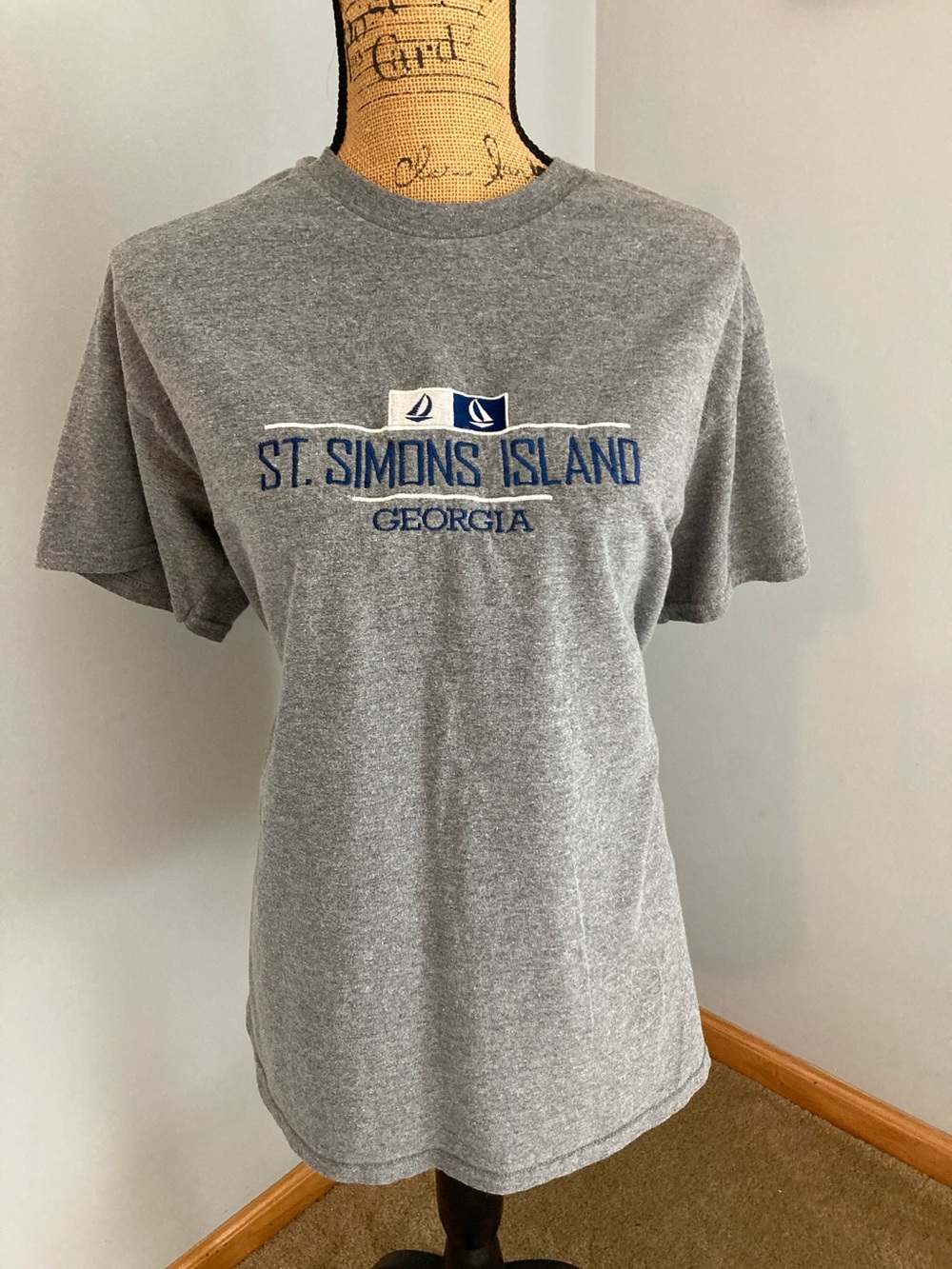 St. Simons Island Georgia Short-Sleeve Embroidered T Shirt - Gray